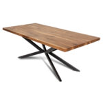 Esstisch aus Walnussholz – Design mit gerader Kante