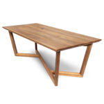 Esstisch aus Walnussholz – Schweizer Kante- und Spitzecken-Design